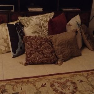 8 Pillows Decorative